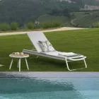 Cama de grades em alumínio e textilene com inserto em madeira de poliéster - Tinta Viadurini