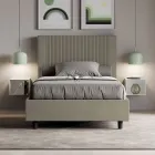 Cama de 140x200 cm com cabeceira decorada com linhas verticais, fabricada na Itália - Pattini Viadurini