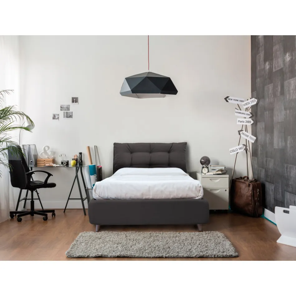 Cama grande com cabeceira e pés acolchoados Fabricado na Itália - Aaron Viadurini