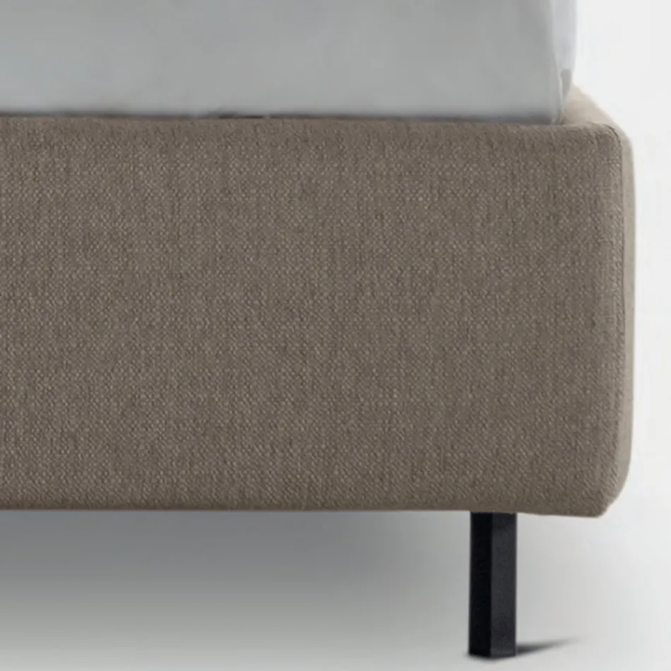 Cama de casal 160x190 com linhas curvas e botões Made in Italy - Oriente Viadurini