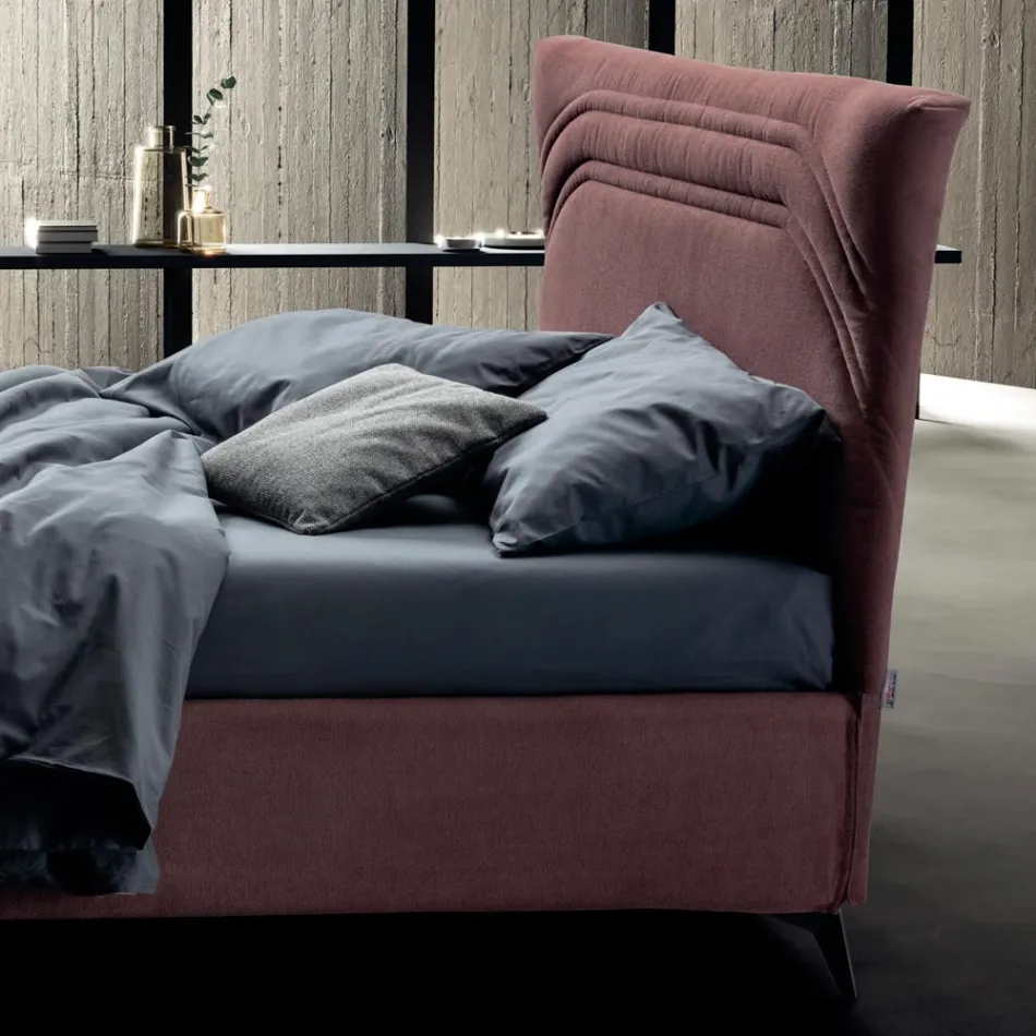 Cama de casal 160x190 com linhas curvas e faixa dupla acolchoada - Gioie Viadurini