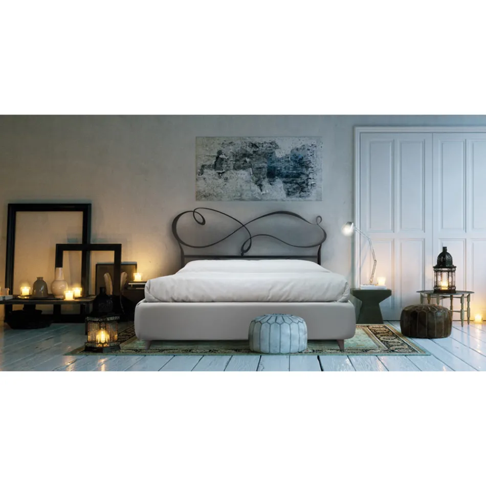 Cama de casal com estrado estofado em diversos acabamentos Made in Italy - Design Viadurini