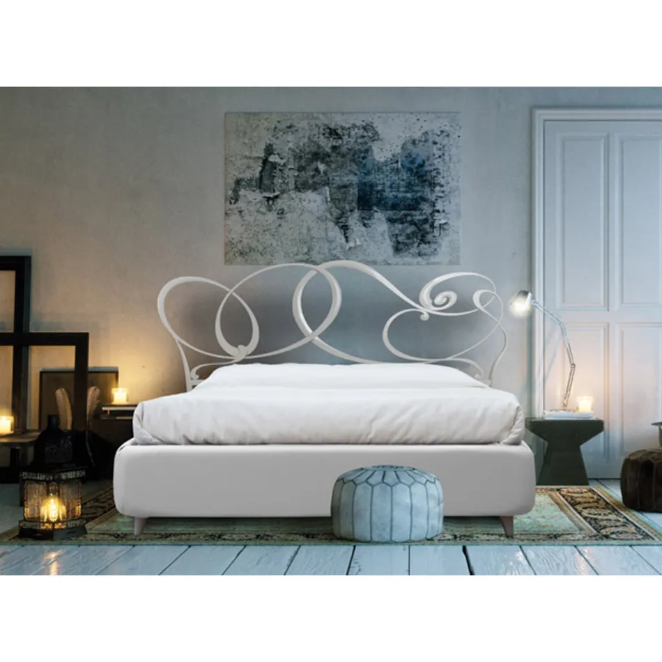 Cama de casal com cabeceira de ferro e estrado acolchoado Fabricado na Itália - Kenzo Viadurini