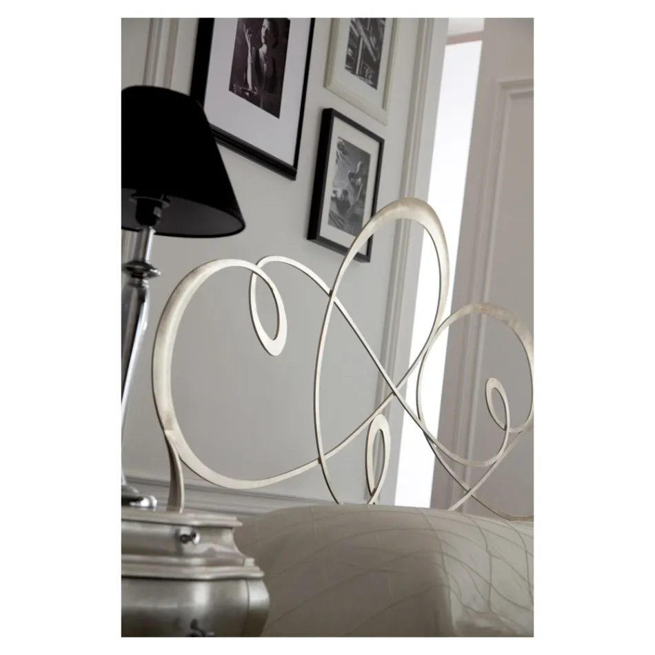 Cama de casal com cabeceira em ferro maciço Fabricado na Itália - Nebbia Viadurini