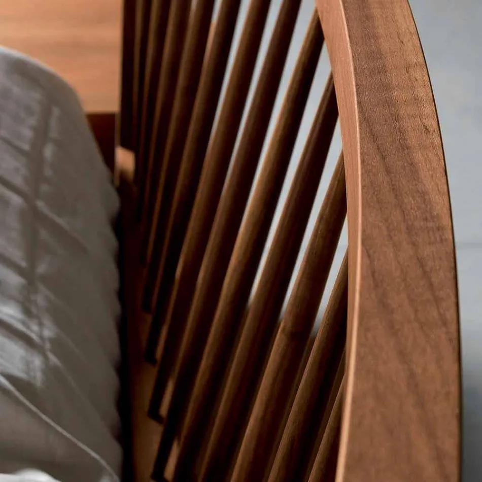 Cama de casal design 160x200cm com sólida base de nogueira Alain Viadurini