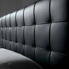 Cama de casal design com cabeceira acolchoada Leilo, 160x200 cm Viadurini