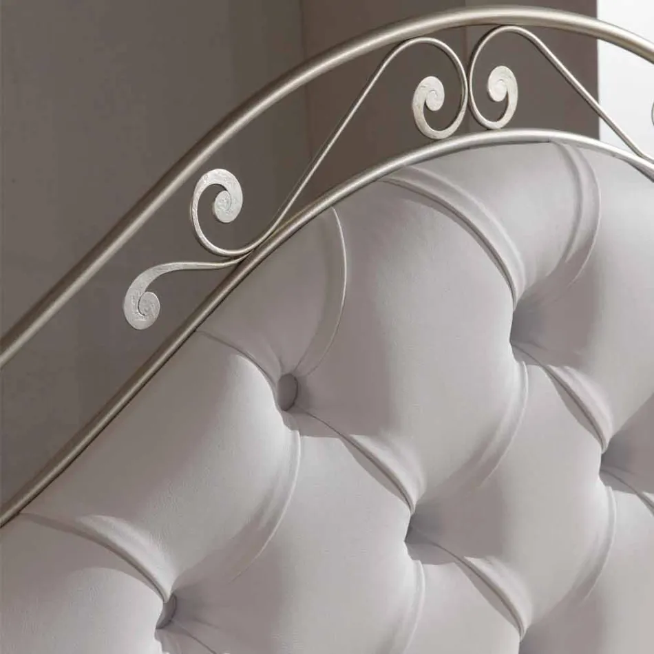 Cama de casal estofada artesanal em ferro maciço Gracie Viadurini