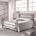 Cama de casal em ferro forjado italiano Evelyn, design clássico
