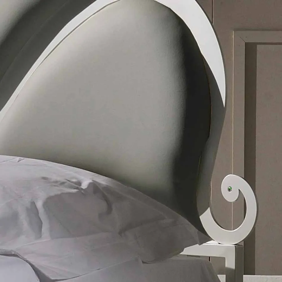 Cama de casal estofada com cristais de ferro Kimberly Viadurini