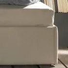 Cama de solteiro com cabeceira em forma e painel lateral, Line8 Bolzan Viadurini