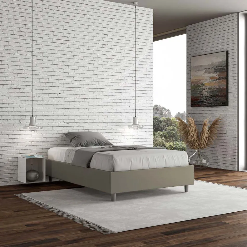 Cama de casal tamanho Queen (140x200 cm) estofada em couro sintético, fabricada na Itália - Athlete Viadurini