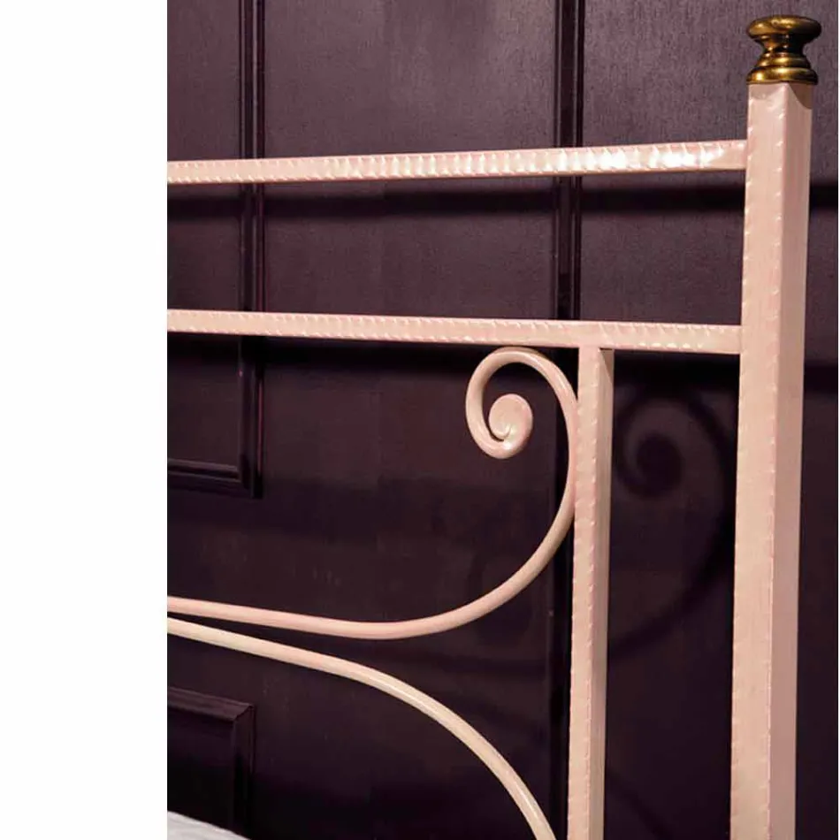 Cama queen size e uma meia ferro quadrado martelado Claudia Viadurini