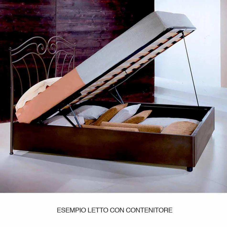 Uma cama e um perseu de ferro forjado meio quadrado Viadurini