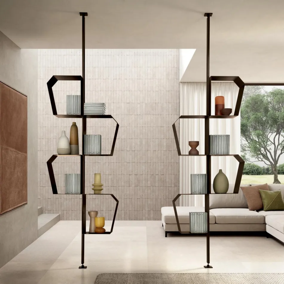 Estante de metal pintado com pés ajustáveis, fabricada na Itália - Fernanda Viadurini