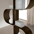 Estante vertical Fatima em metal pintado com pés ajustáveis. Viadurini