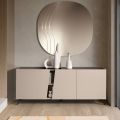 Aparador de chão com três portas de abrir em melamina fabricada na Itália - Calia