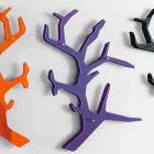 Prateleira de parede de acrílico com ganchos para casacos feitos na Itália - néon Viadurini