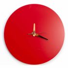 Relógio de parede vermelho com design italiano redondo e moderno em madeira - Callisto Viadurini