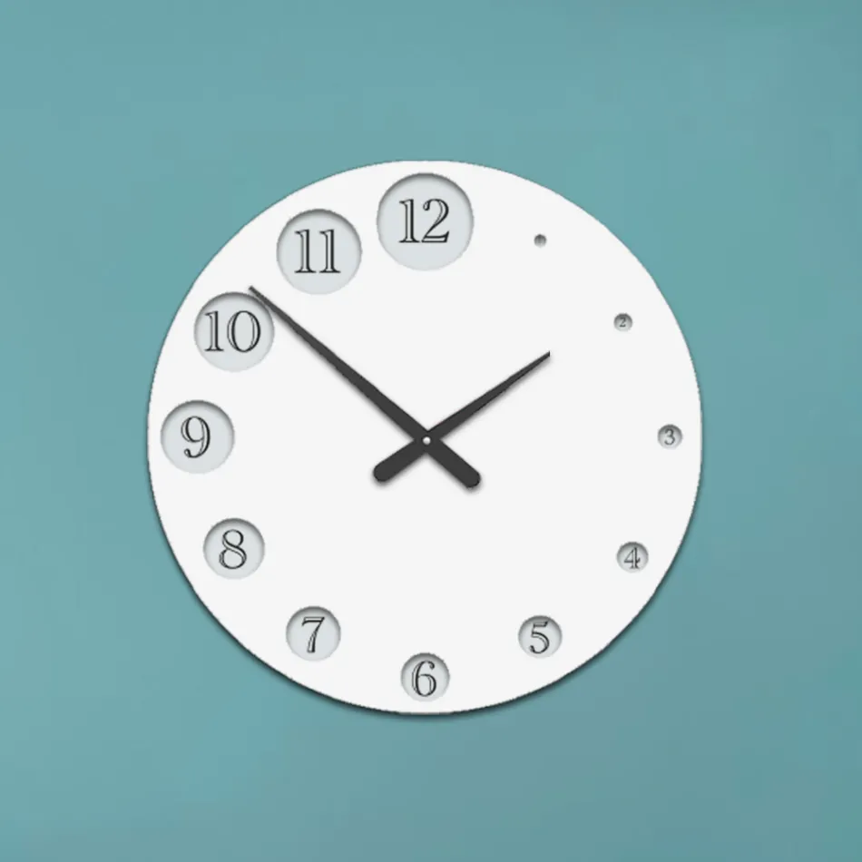 Relógio de madeira com números que aumentam gradualmente feito na Itália - Quênia Viadurini