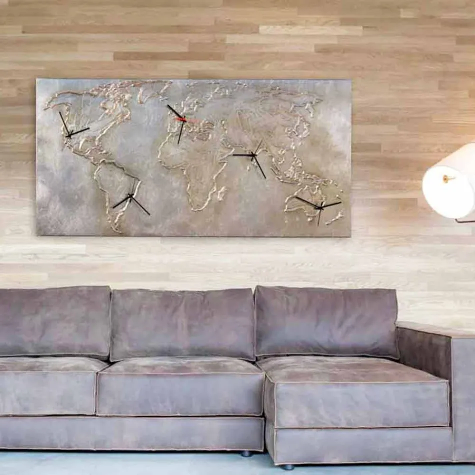 Relógio moderno com cinco quadrantes representando o mundo Miles Viadurini