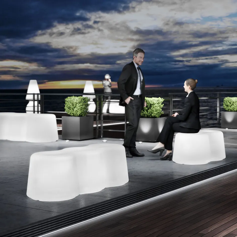 Banco de exterior ondulado em polietileno fabricado na Itália - Brenda Viadurini