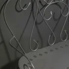 Banco de jardim feito inteiramente de metal - Arquivo Viadurini