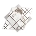 Painel gravado a laser com mulher e criança feito na Itália - Harald Viadurini