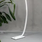 Candeeiro de pé LED regulável moderno em metal preto, dourado ou branco - gôndola Viadurini