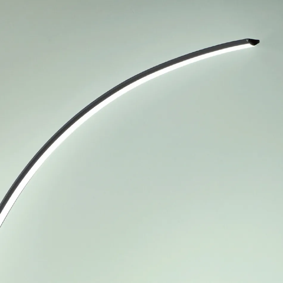 Candeeiro de pé LED regulável moderno em metal preto, dourado ou branco - gôndola Viadurini