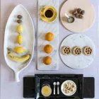 Prato redondo de queijo em mármore branco ou preto fabricado na Itália - Kirby Viadurini