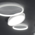 Lâmpada de teto LED regulável moderna em metal branco ou dourado - Raissa Viadurini