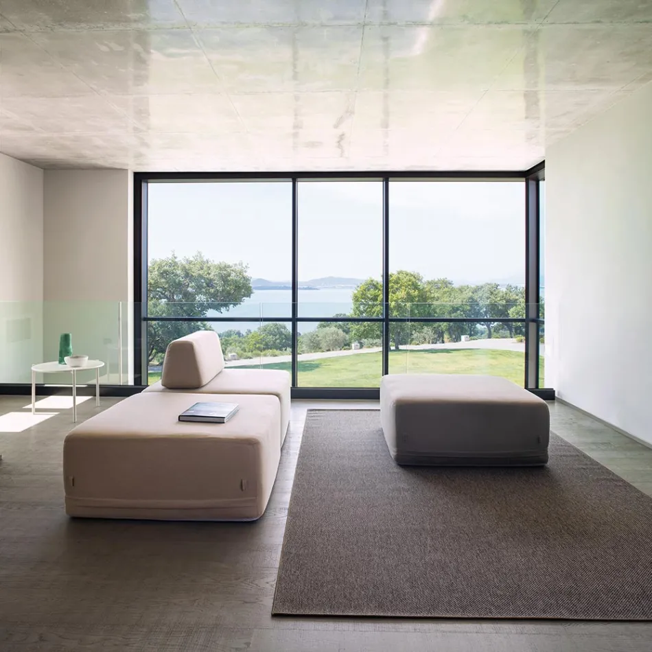 Poltrona de sala quadrada estofada em tecido made in Italy - Lilium Viadurini