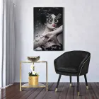 Poltrona Estofada em Madeira e Tecido de Design Moderno - Maddy Viadurini