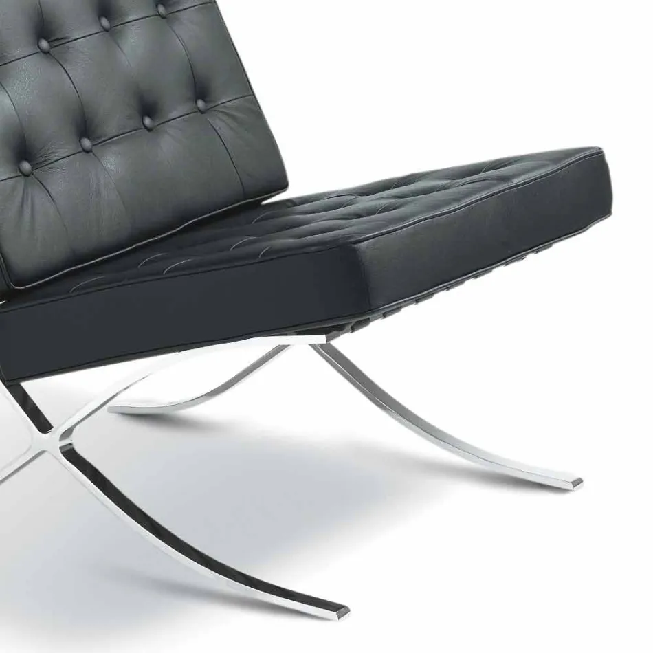 Poltrona de couro ecológico com botões e moldura cromada Morella Viadurini