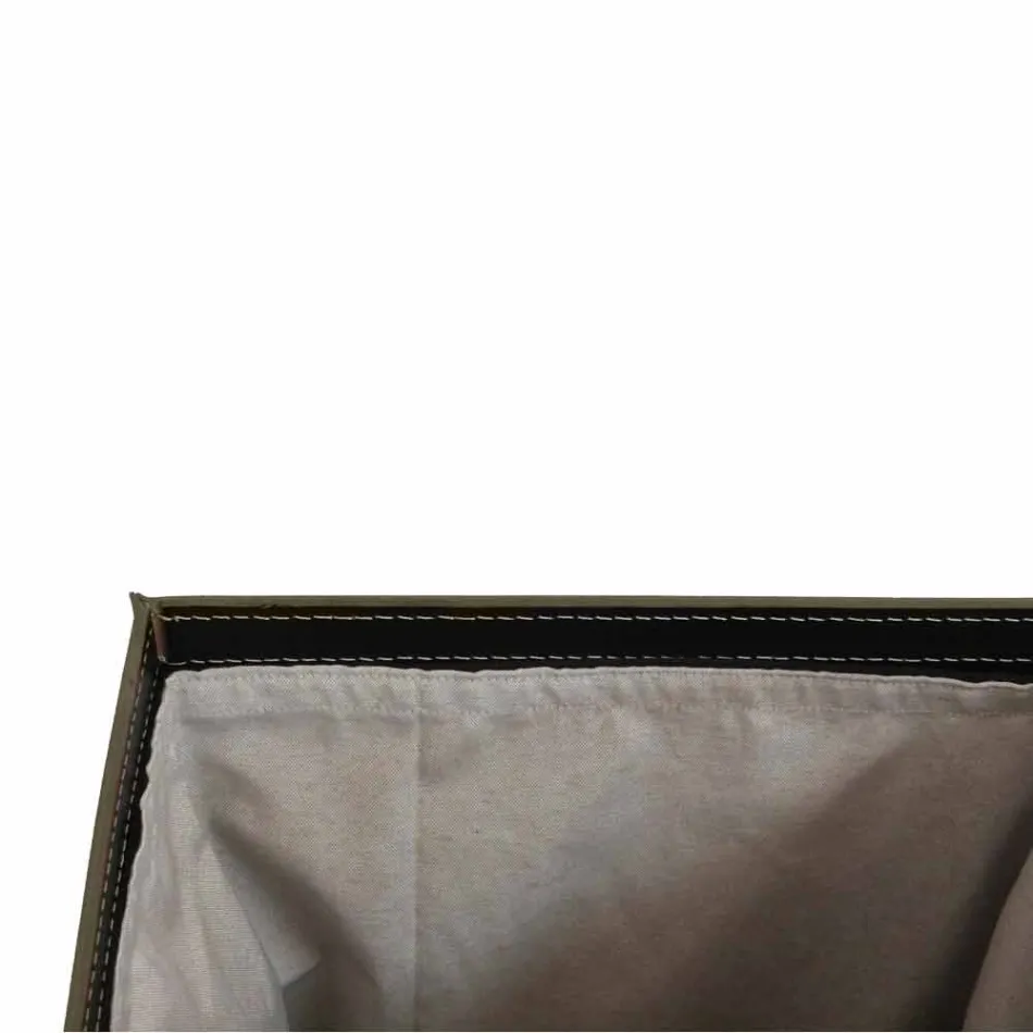 Cesto de roupa em couro com base retangular design Peter Viadurini