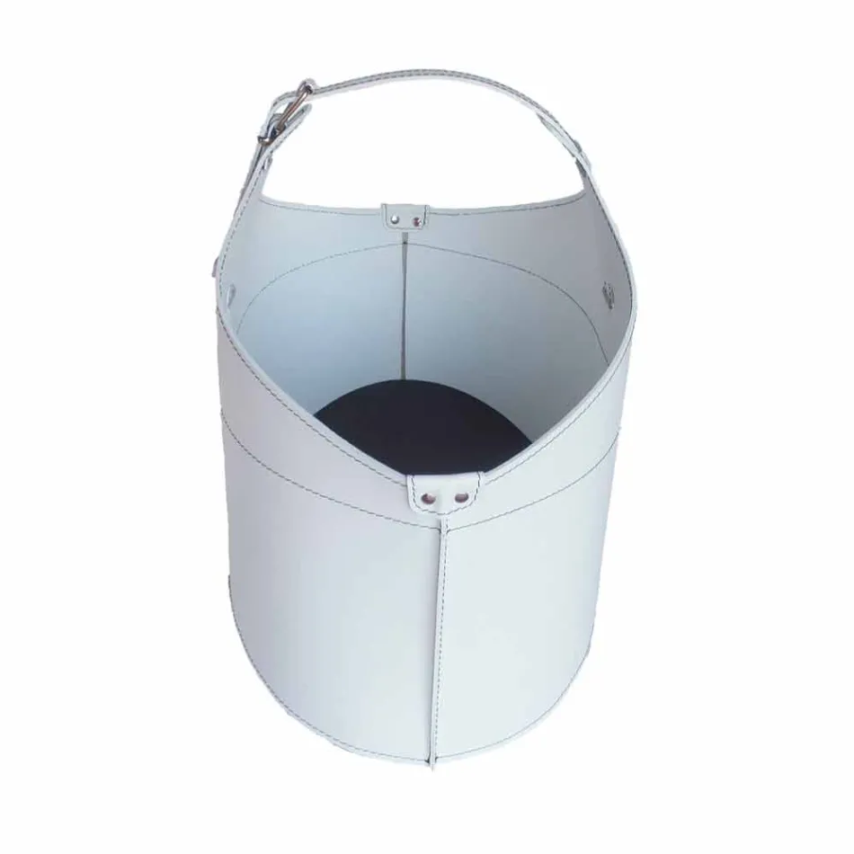 Suporte de lenha para interior com rodas em couro regenerado moderno Fabia Viadurini