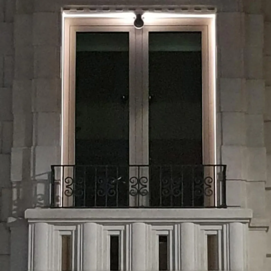 Refletor LED externo 5W em acabamento cinza alumínio - Dayane Viadurini