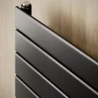 Radiador Hidráulico Simples em Aço Carbono Preto Fabricado na Itália - Ciro Viadurini