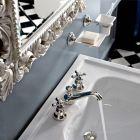 Torneira para pia de banheiro com 3 furos em latão com ralo estilo clássico - Ercolina Viadurini