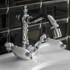 Torneira para bidê clássica de furo único com alavancas de latão artesanais - Noriana Viadurini