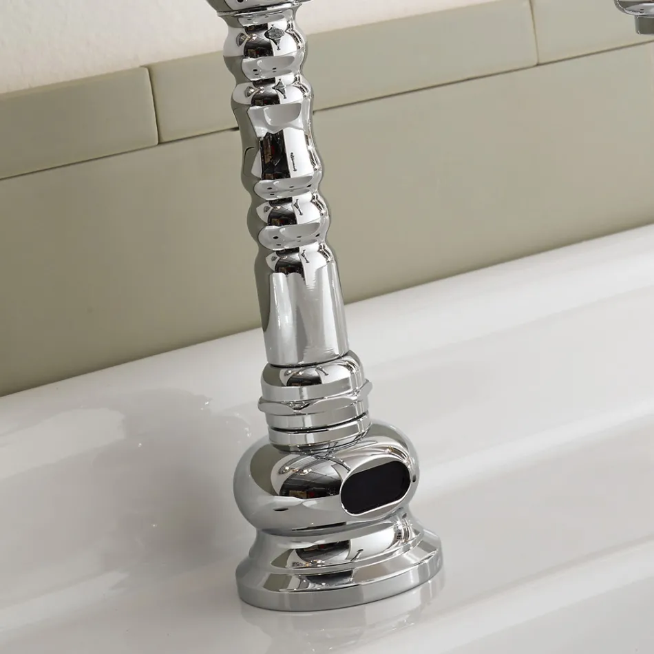 Torneira para pia eletrônica de furo único estilo clássico em latão - Noriana Viadurini