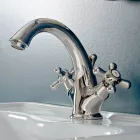 Torneira para pia de banheiro com furo único em latão com ralo estilo clássico - Ercolina Viadurini