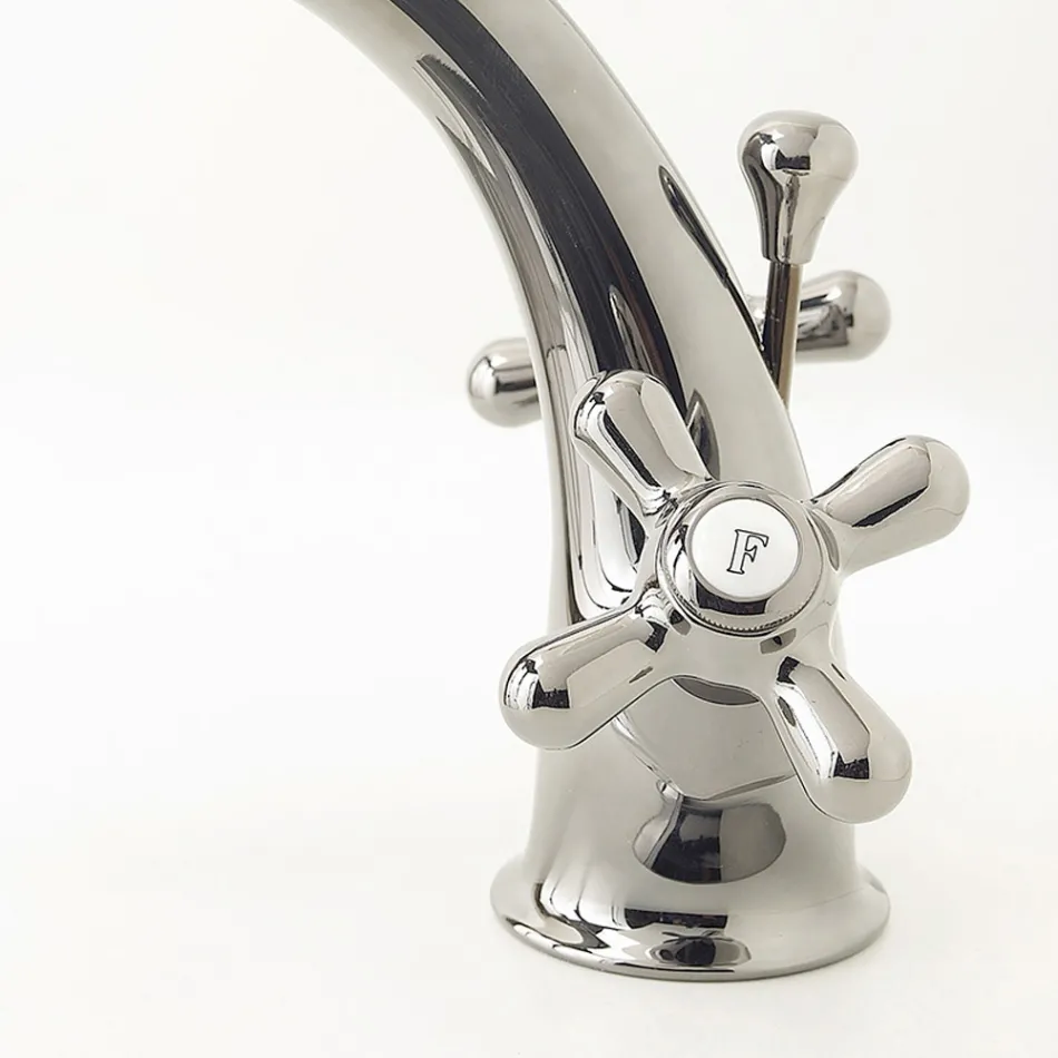 Torneira para pia de banheiro com furo único em latão com ralo estilo clássico - Ercolina Viadurini