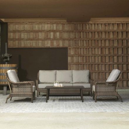 Sala de estar composta por 2 poltronas, 1 sofá e 1 mesa de centro - guarda-sol Viadurini