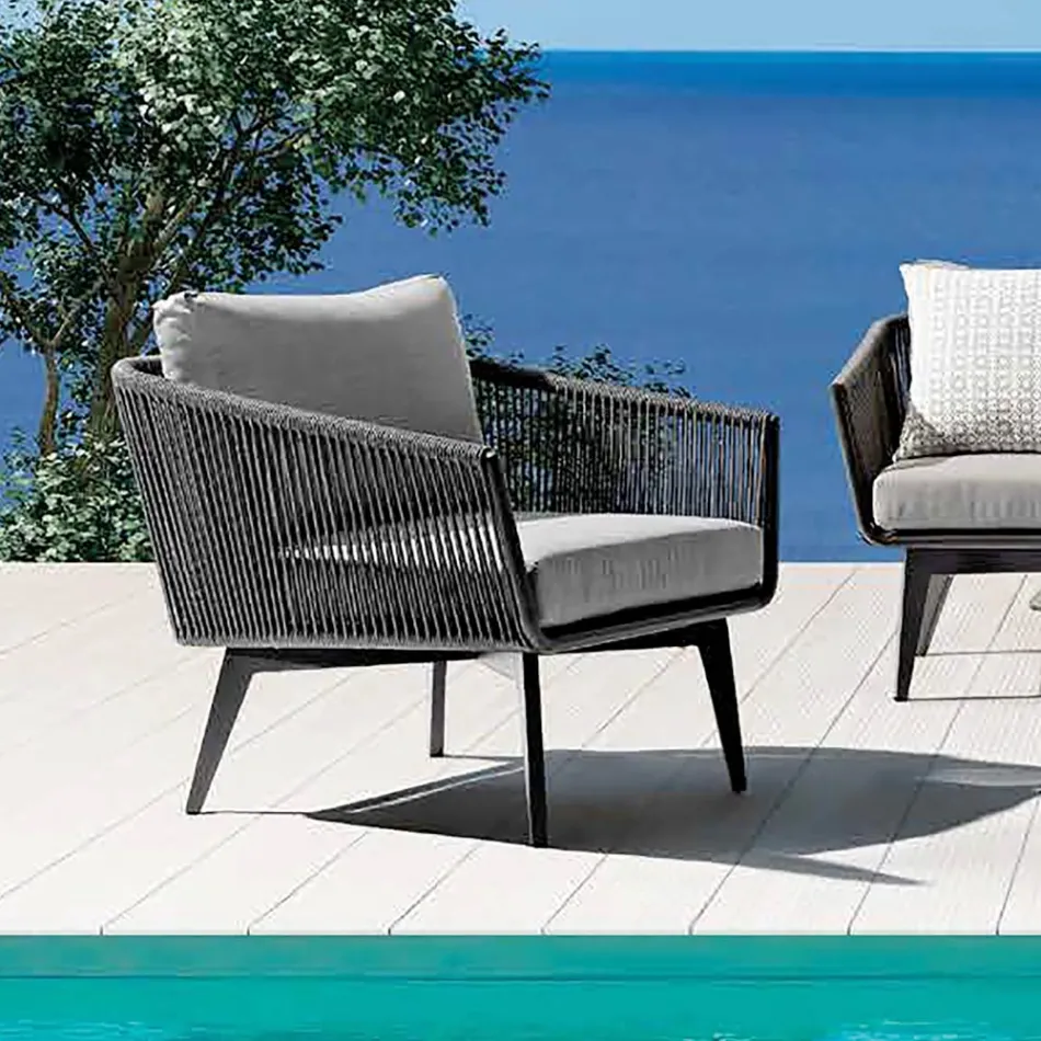 Sala de estar composta por sofá de 2 ou 3 lugares, poltronas e mesa de centro - Elios Viadurini