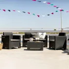 Sala com 1 sofá, 2 poltronas e 1 mesa de centro com almofadas de assento - Máquina Viadurini