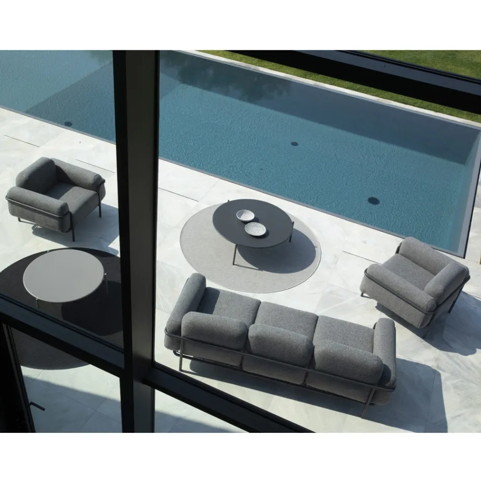 Sala de Estar Externa com Sofá e 2 Poltronas em Tecido Made in Italy - Suki Viadurini