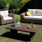 Rattan Garden Lounge com mesa de centro de madeira e almofadas - Hugues Viadurini