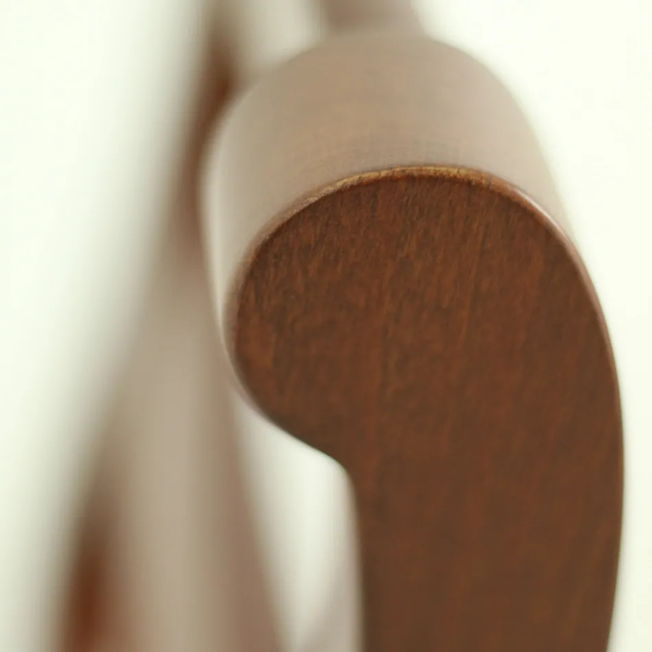 Cadeira clássica de madeira com assento em tecido, fabricada na Itália - Design Baptiste Viadurini