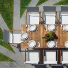 Cadeira de jardim empilhável em alumínio branco com braços - Lyonel Viadurini